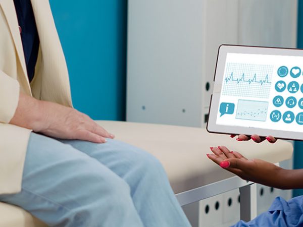 Connected app for monitoring patient